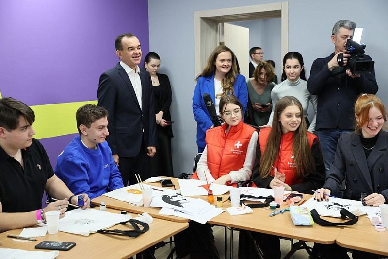 Губернатор Кубани Вениамин Кондратьев посетил обновленный «Дом молодежи» в Краснодаре