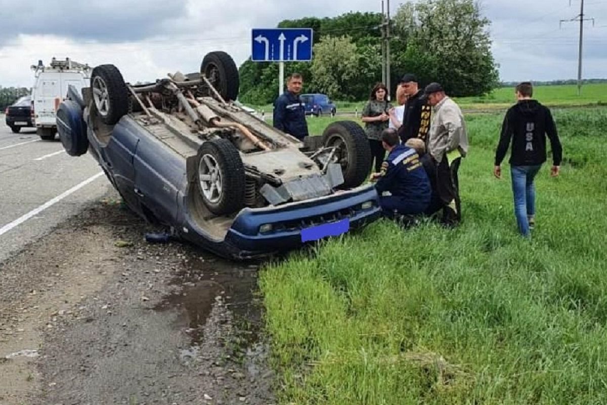 Трехмесячный ребенок получил серьезные травмы в жестком ДТП с участием внедорожника и грузовика