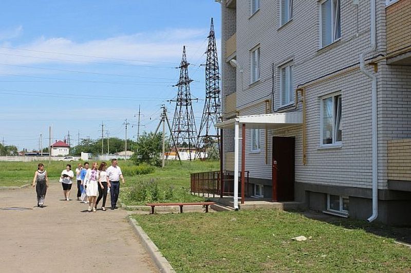 Депутаты ЗСК проверили качество квартир, выделенных детям-сиротам в Краснодарском крае