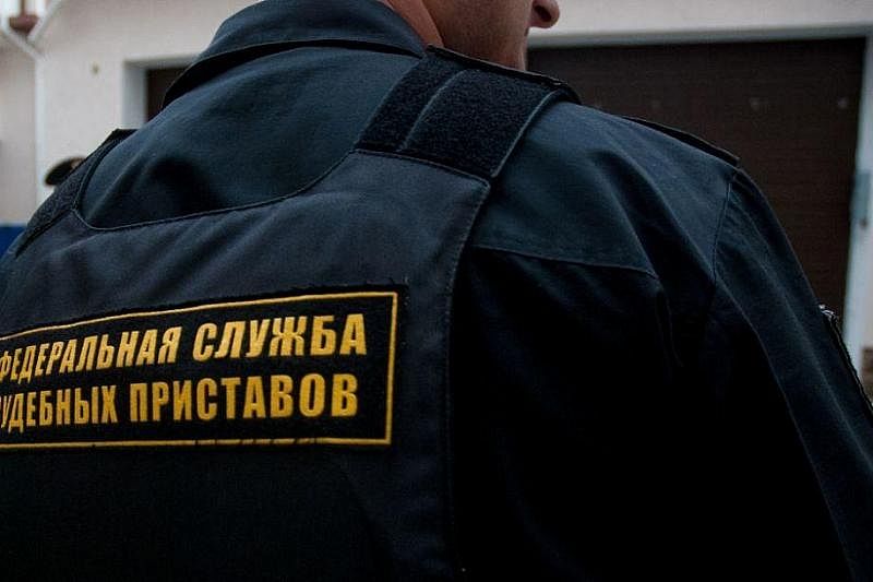 Приставы арестовали у жителя Краснодарского края за долги карабины и ружья