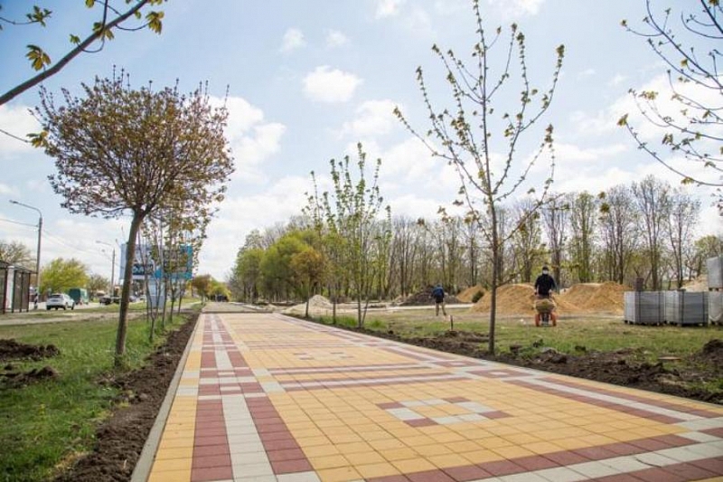 В Анапе в рамках нацпроекта благоустраивают парк 70-летия Победы