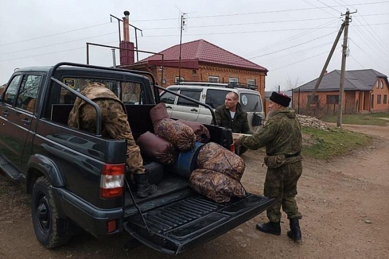 Более 25 тонн гуманитарной помощи доставило на Донбасс Кубанское казачье войско