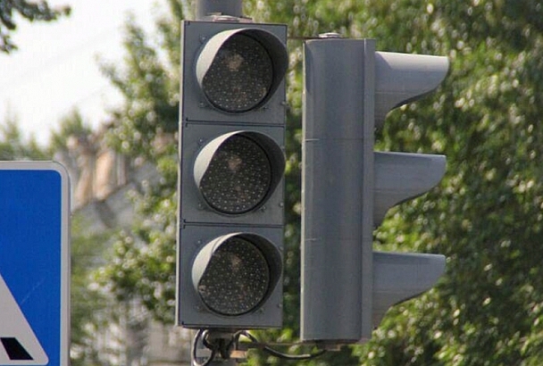 На двух участках улицы Октябрьской в Краснодаре временно отключат светофоры