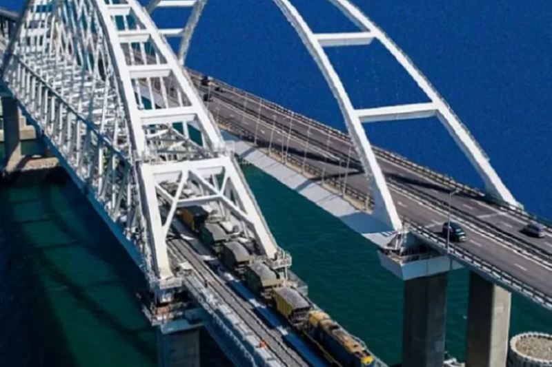 Движение автомобилей по Крымскому мосту возобновлено 