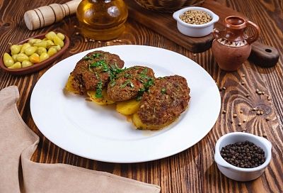 Попробовала в пост веганские котлетки из гречки и теперь регулярно делаю их для всей семьи. Дети и муж не видят разницы с мясными и всегда просят добавки!