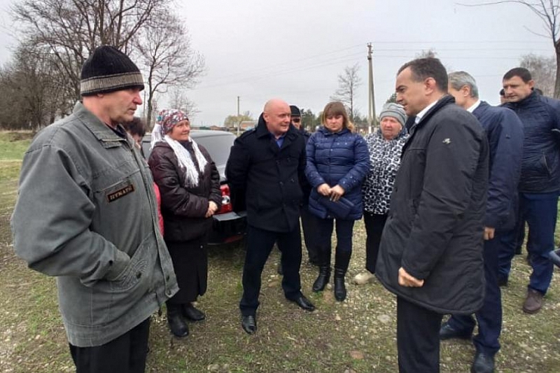 Губернатор Кубани Вениамин Кондратьев поручил возвести пристройку к детсаду и отремонтировать водопровод в Отрадненском районе