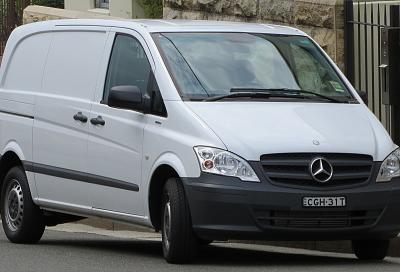 В Сочи на границе задержали Mercedes-Benz с набитыми сигаретами тайниками