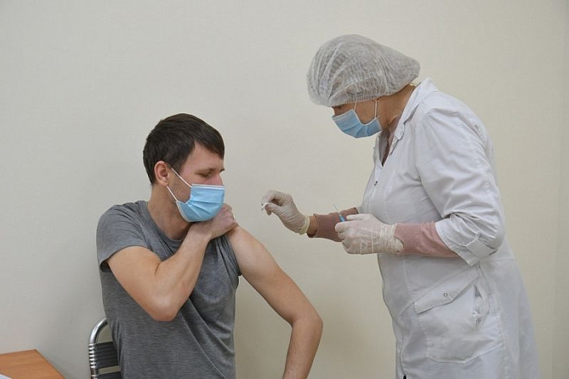 Более 115 тысяч жителей Краснодарского края сделали прививку от COVID-19