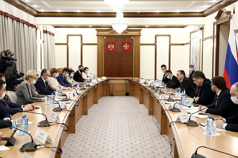 Губернатор Кубани Вениамин Кондратьев обсудил с руководителями банков вопросы кредитования бизнеса и поддержки жителей