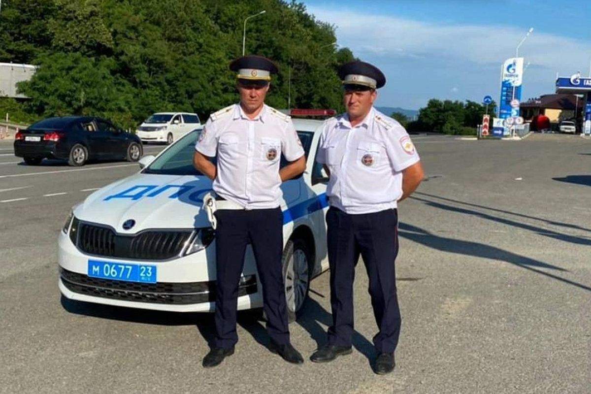 В Туапсинском районе полицейские экстренно доставили в больницу потерявшую сознание 9-месячную девочку