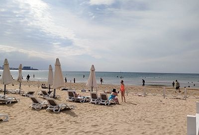 Черное море на пляжах популярных курортов Краснодарского края остыло до +20 градусов