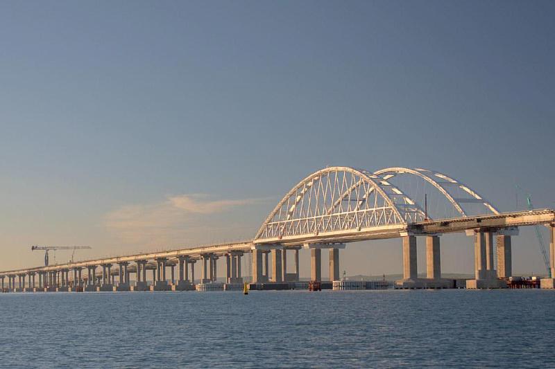 Построен первый железнодорожный путь Крымского моста 