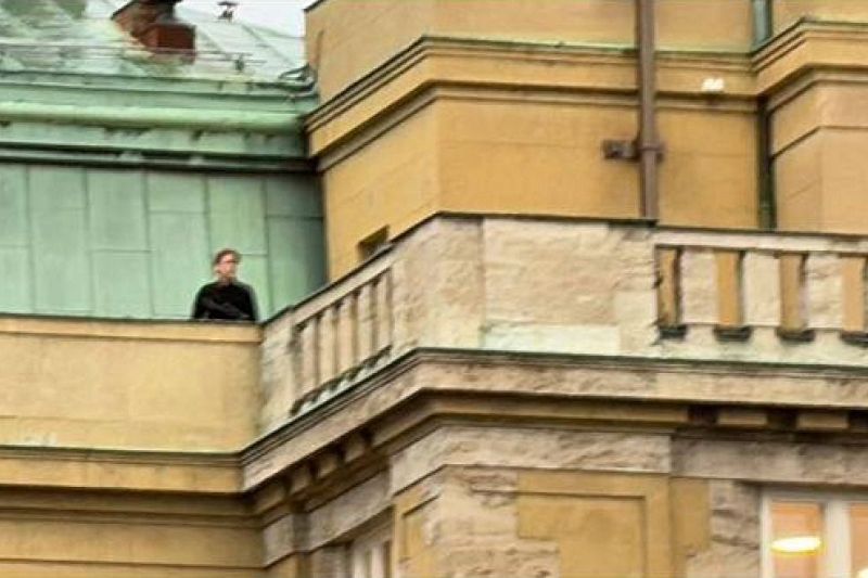 11 человек погибли во время стрельбы в университете Праги