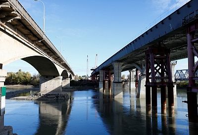 В Краснодаре завершили монтаж всех пролетов нового Яблоновского моста 