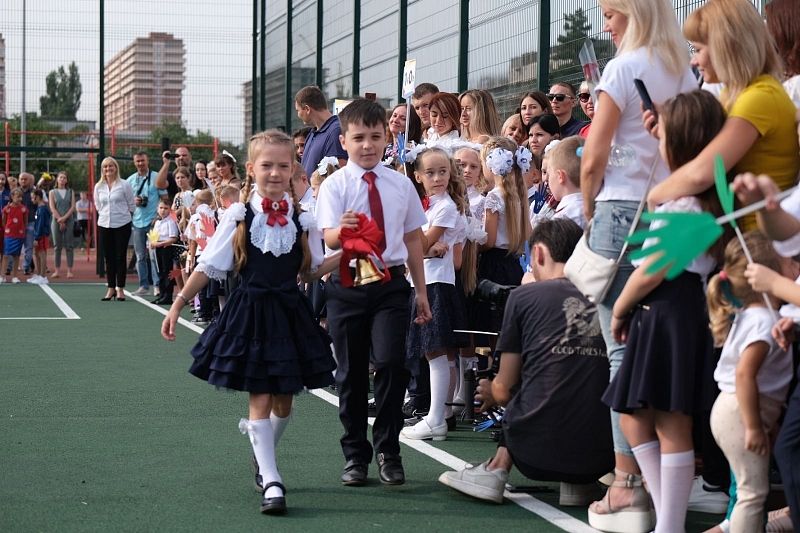 День знаний: более 21 тыс. первоклассников сели за парты в школах Краснодара
