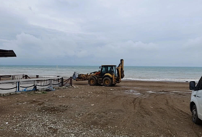 Около 32,5 тыс. кубометров загрязненного грунта и водомазутной смеси собрали в Туапсе