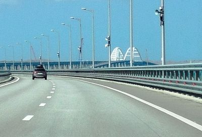 Час в ожидании проезда: скопление машин зафиксировано у Крымского моста со стороны Керчи 