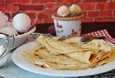 Пять частых ошибок в приготовлении блинов, из-за которых они получаются только комом