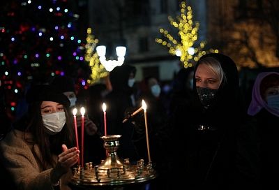 Праздничные богослужения провели более чем в 500 храмах Краснодарского края 