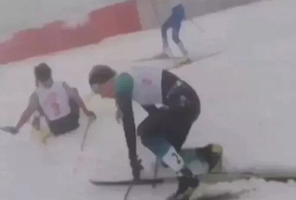 Федерация лыжных гонок не выявила нарушений в работе жюри при массовом завале в Сочи