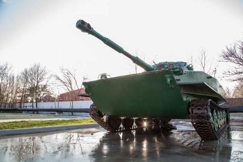 В парке военной техники Анапы появился плавающий танк ПТ-76