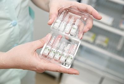 Более 450 тысяч жителей Краснодарского края прошли повторную вакцинацию от COVID-19