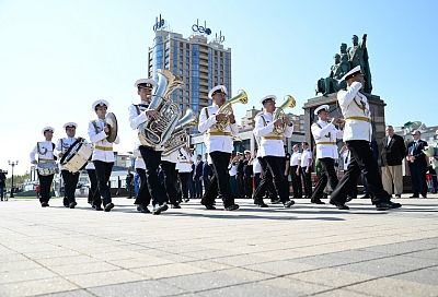 Спектакли, воздушные змеи и поздравление от Баскова: как Новороссийск отметит 185-летие