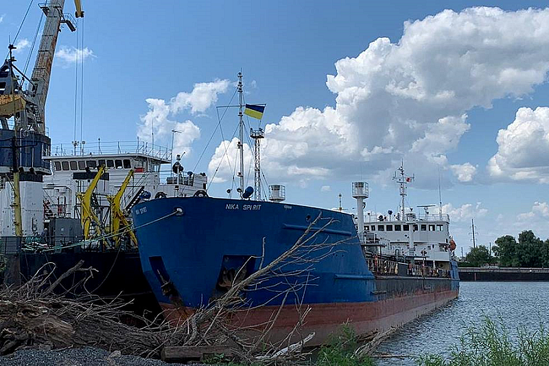 Моряки с задержанного на Украине российского танкера прибыли в Краснодар 