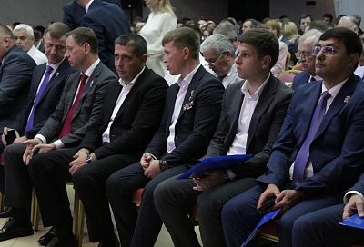 Единороссы назвали лауреатов «Книги добрых дел»