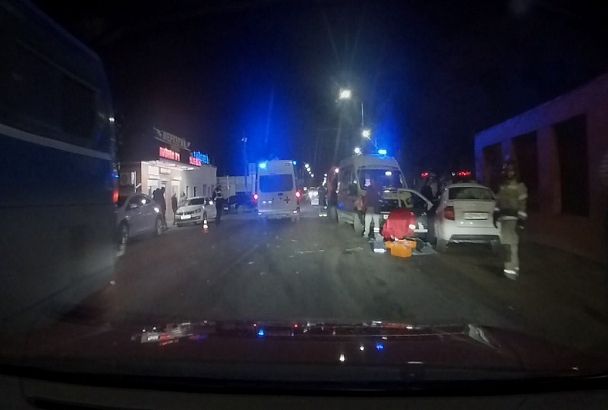 В ночном ДТП с автобусом в Краснодаре погиб водитель «Лады»
