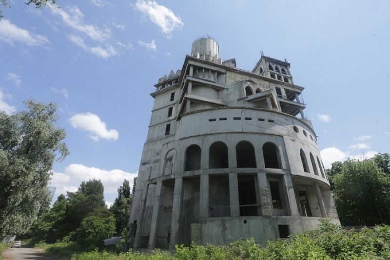 За 130 млн рублей выкупила «замок» на Затоне администрация Краснодара