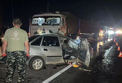 Делом о гибели двух подростков и двух женщин в ДТП с КамАЗом на Кубани займется СК