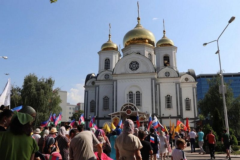 В Краснодаре провели шествие в защиту традиционных семейных ценностей