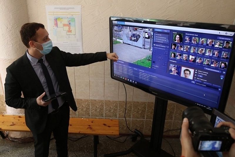 Современные системы видеонаблюдения собираются установить в школах и детсадах Краснодара