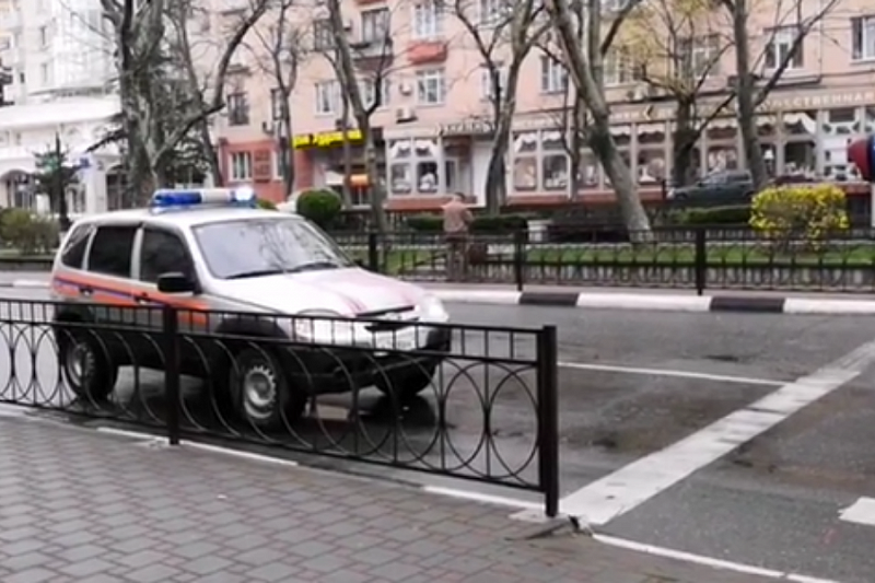 Оставайтесь дома: на улицы курортов Краснодарского края выехали специальные машины с громкоговорителями