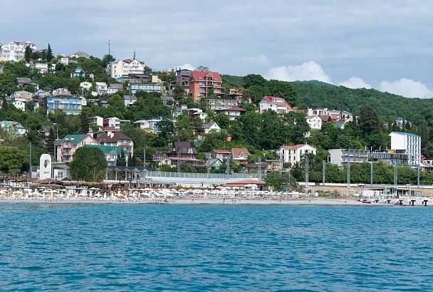 До +22 градусов прогрелось Черное море у берегов Сочи: на курорте объявили о начале пляжного сезона