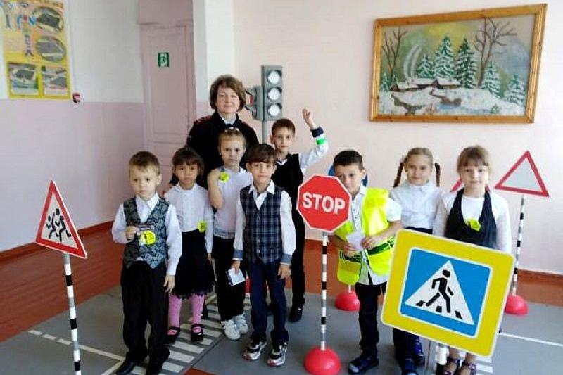 В Краснодарском крае школьники изучают правила дорожной безопасности на внеклассных занятиях