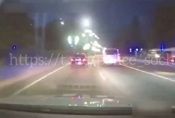 В Сочи полицейские устроили погоню за водителем без прав на BMW