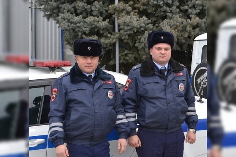 В Краснодарском крае сотрудники ГИБДД помогли женщине довезти мужа в больницу
