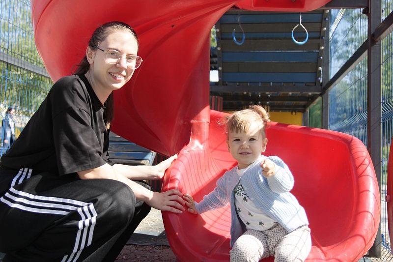 Жительница Тихорецка Ксения Фисак сделала свой выбор прямо на детской площадке.