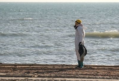 Для освобождения побережья Краснодарского края от мазута нужно купировать проблему разлива в море