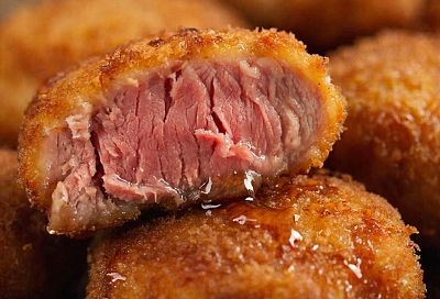 Просто закрываю фарш пергаментом и получаю сочные, румяные и нежные котлеты без капли жира