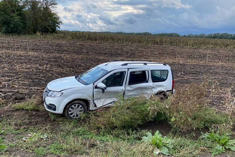 В Краснодарском крае молодой водитель устроил массовое ДТП. Он погиб, еще пятеро пострадали