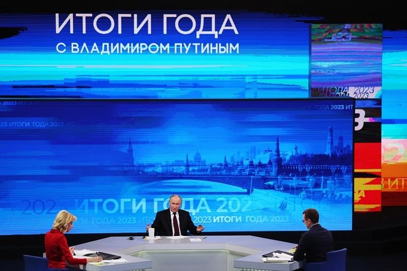 «Нельзя решать проблемы в ущерб коренному населению»: Путин - о трудовых мигрантах 