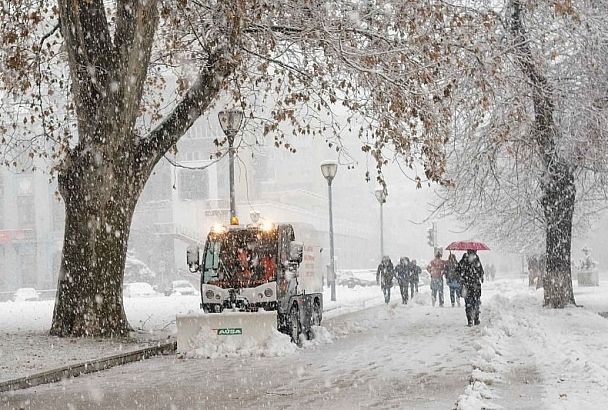Сугробы до 25 см: снегопад с новой силой обрушится на Краснодар