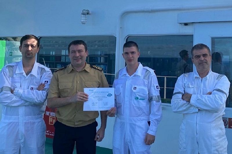 Курсант из Новороссийска получил за бдительность во время шторма награду от норвежской компании