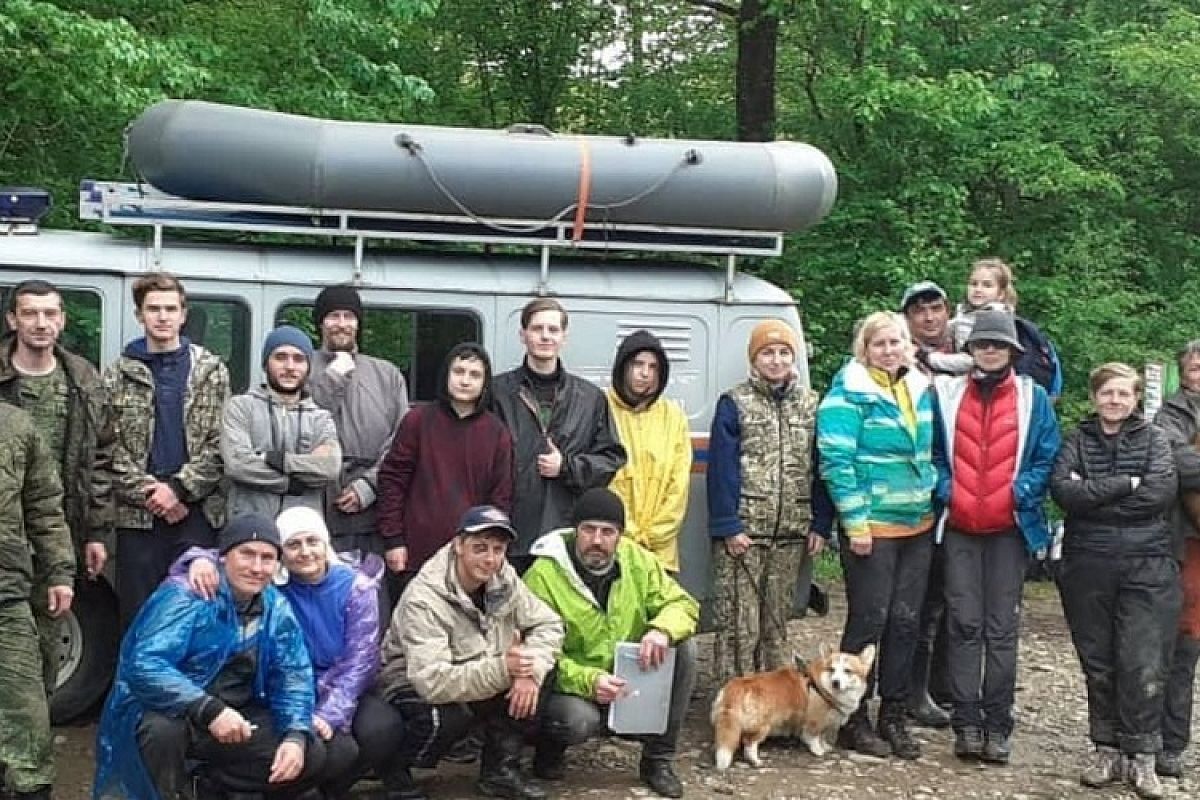 Спасатели эвакуировали туристов, застрявших в лесу под Горячим Ключом из-за поднявшейся реки