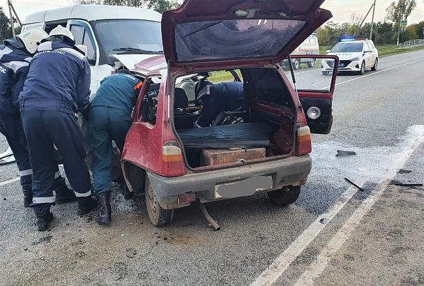 На Кубани водитель «Оки» погиб при столкновении с «Газелью» на встречке