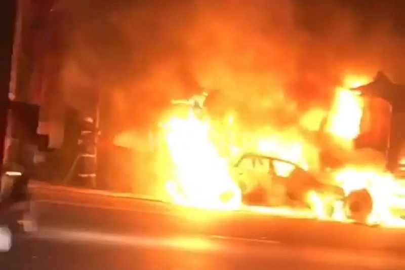 Водитель сгорел в легковушке после жесткого ДТП под Краснодаром