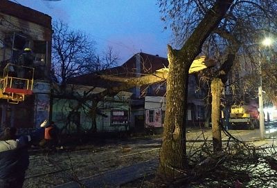 На Краснодар обрушился ураган: как город пережил эту ночь